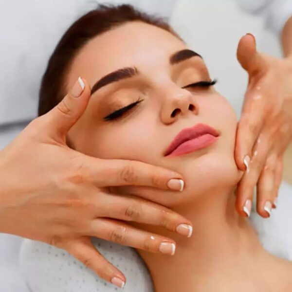کرم ماساژ رطوبت رسان و روشن کننده اکلادو